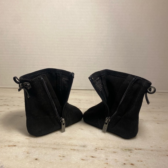 Stuart Weitzman Baby Booties size 2 - Picture 4 of 7